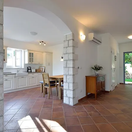 Maslinova Grana Villa *